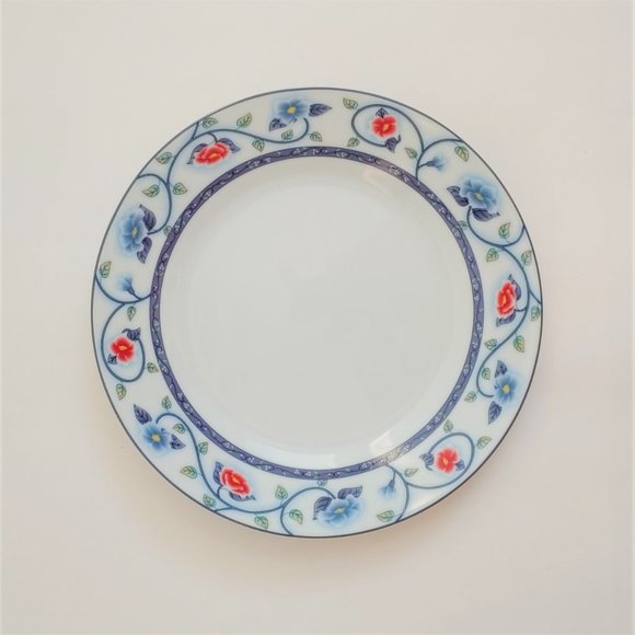 Crown Baccara Plate, Saucer & Napkin Ring Set - Picture 3 of 8